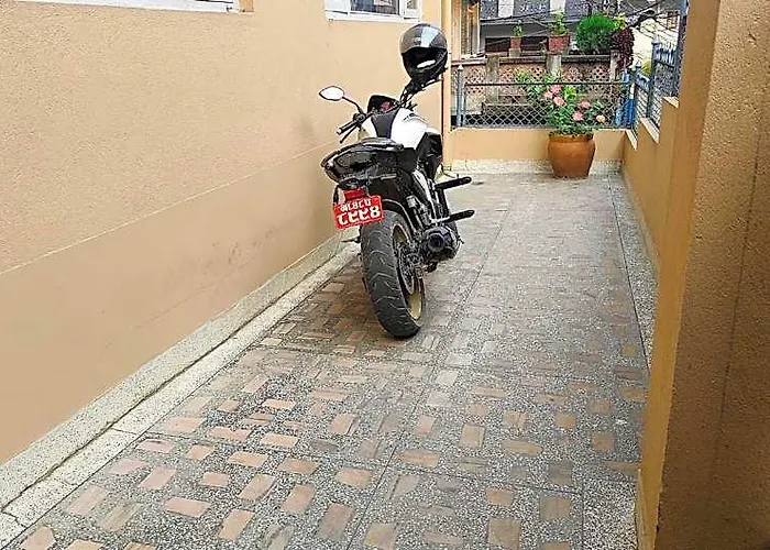 Budget Backpackers Hotel 3*